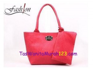 Tas Bahu Woven Silver Clip Pink